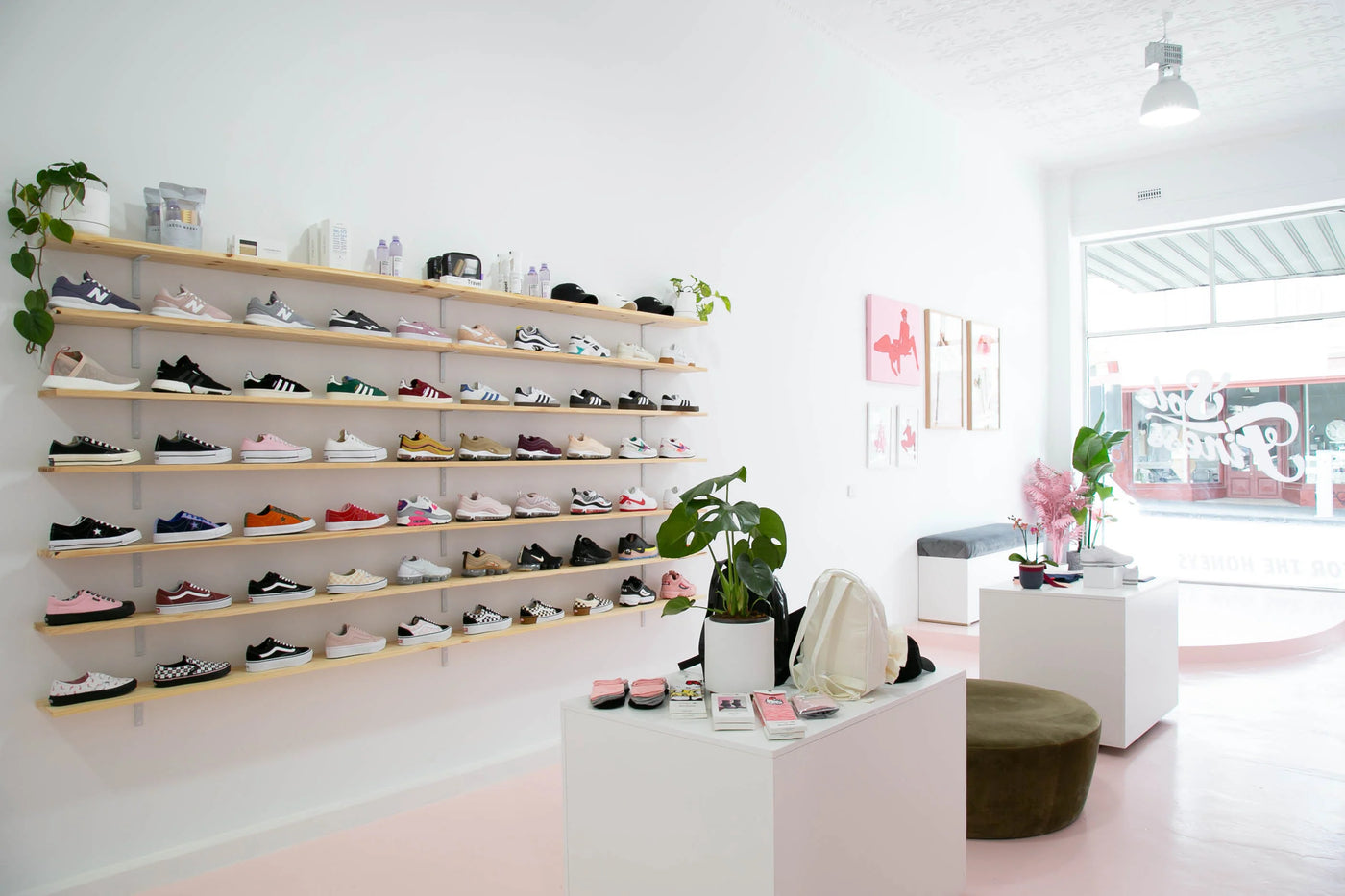 Finesse storefront
